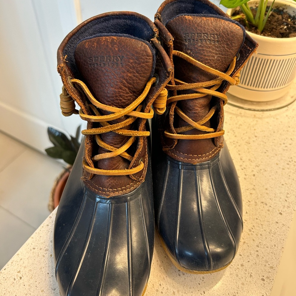 Women’s Sperry Navy and Chestnut Rain/Snow Boots